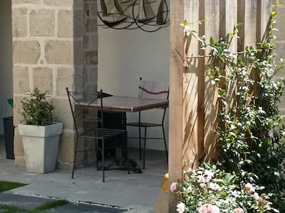 rent a small cottage with terrace just for 2 in brittany with river view on Blavet river